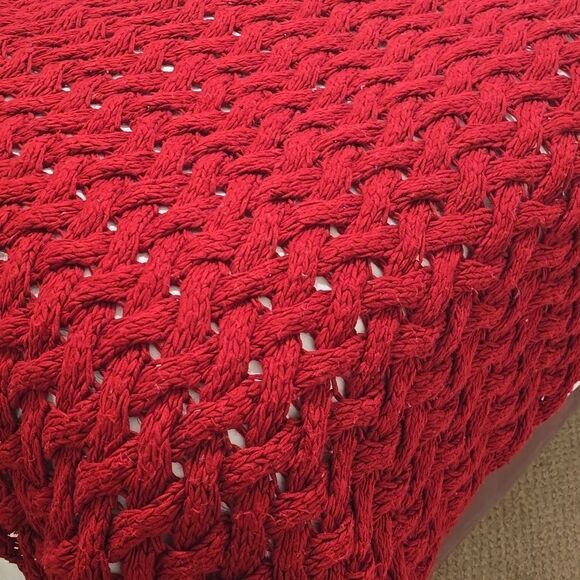 Pottery Barn Colossal Hand Knit Throw Chunky Blanket in Cardinal Red Quilt 48"75 - Picture 1 of 5
